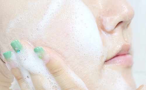 Натуральная бездобавочная очищающая пенка для лица Nihon Detergent Additive-free cleansing foam
